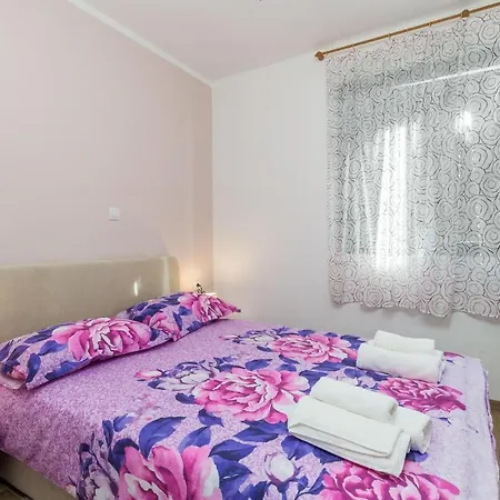 Awesome Apartment In Rijeka With 3 Bedrooms And Wifi Lägenhet