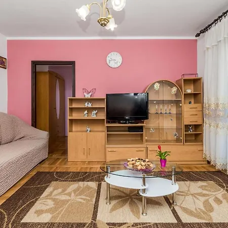 Awesome Apartment In Rijeka With 3 Bedrooms And Wifi Lägenhet *