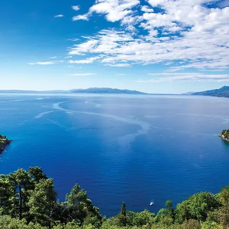 Lägenhet Awesome Apartment In Rijeka With 3 Bedrooms And Wifi *