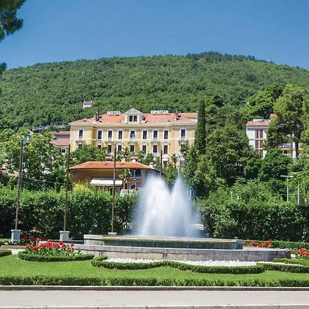 Lägenhet Awesome Apartment In Rijeka With 3 Bedrooms And Wifi